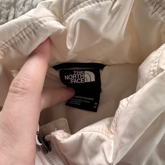 The North Face Cream Puffer Vest - Picture 4 of 8